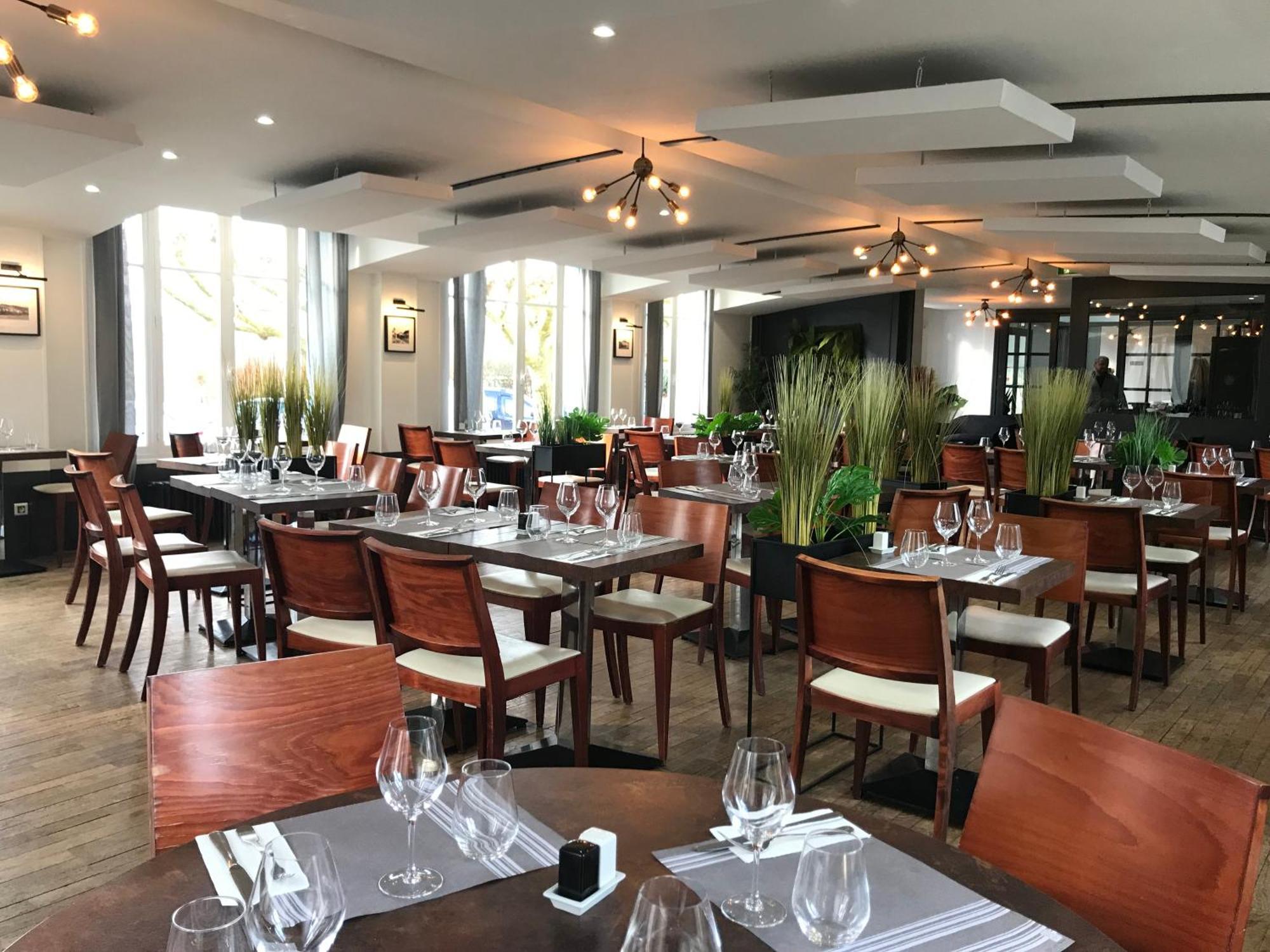 Logis Hotel & Restaurant - Les Bords De Seine La Roche-Guyon Kültér fotó