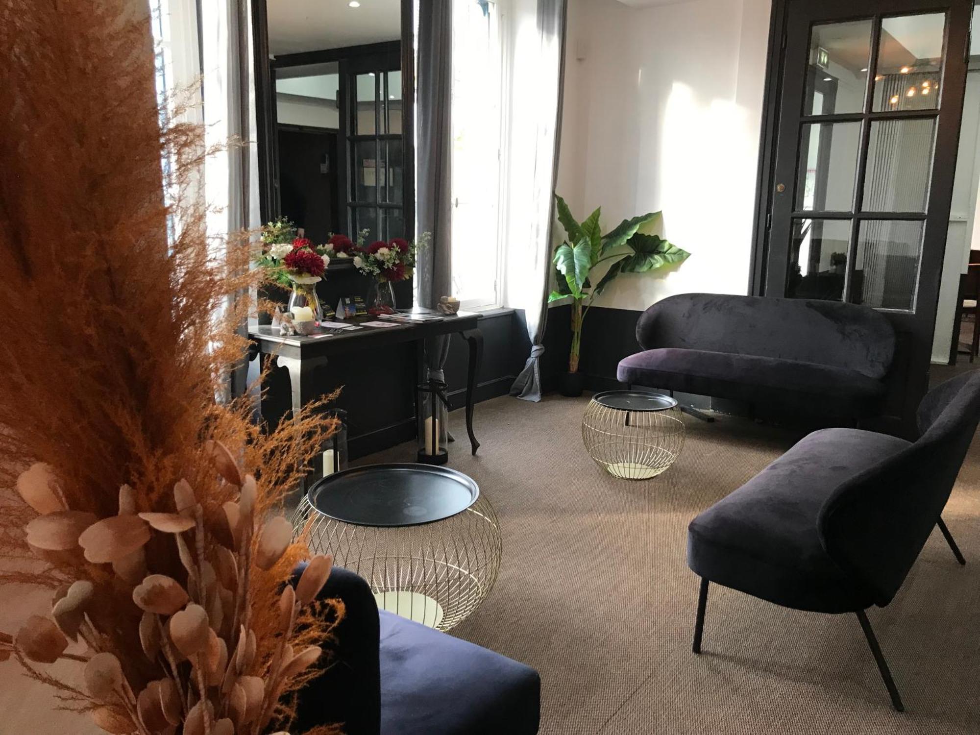 Logis Hotel & Restaurant - Les Bords De Seine La Roche-Guyon Kültér fotó