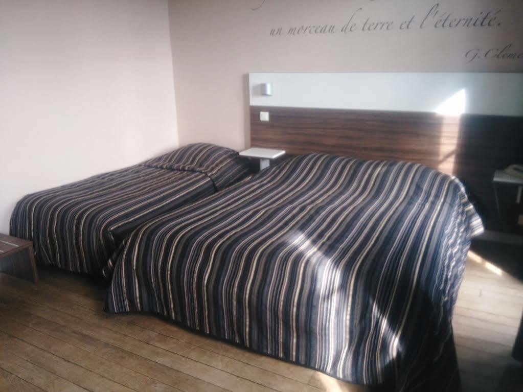 Logis Hotel & Restaurant - Les Bords De Seine La Roche-Guyon Kültér fotó